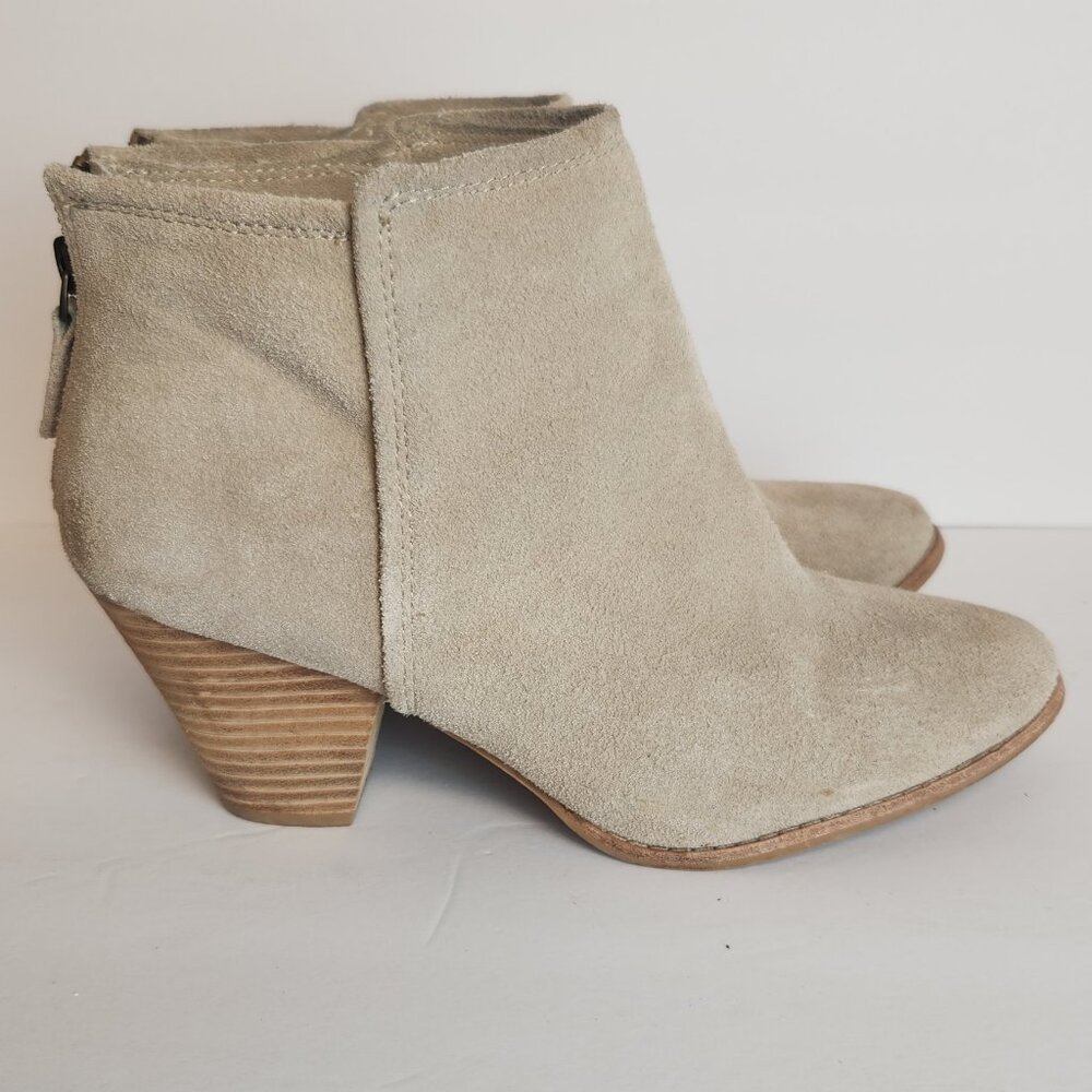 Splendid Ryebrook Beige Suede Ankle Booties Stacked Heel Size 8.5